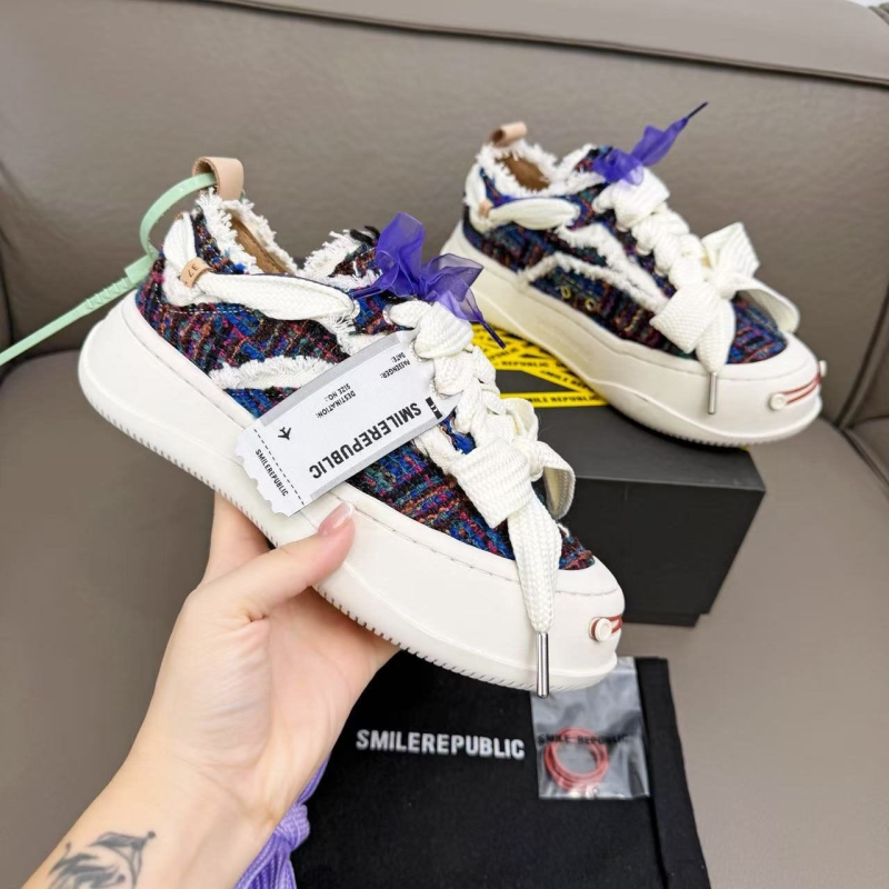 Smilerepublic Canvas Shoes